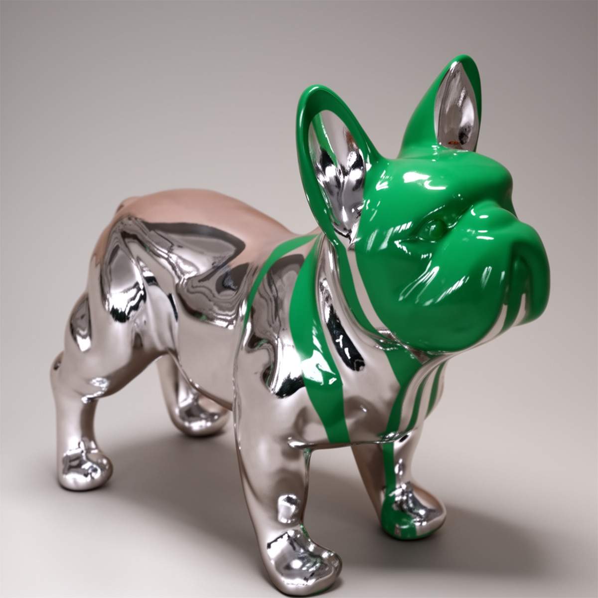Kleine Dekorative Bulldogge Stehend Chrom Mit Farbspritzern Figur – Bild 2