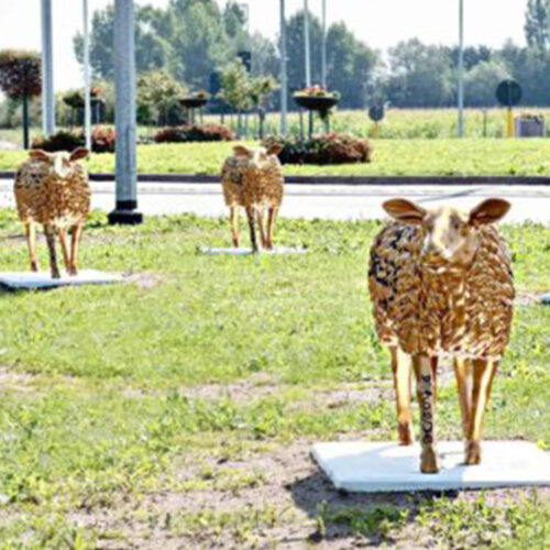 Owca naturalnej wielkości, wersja chromowana