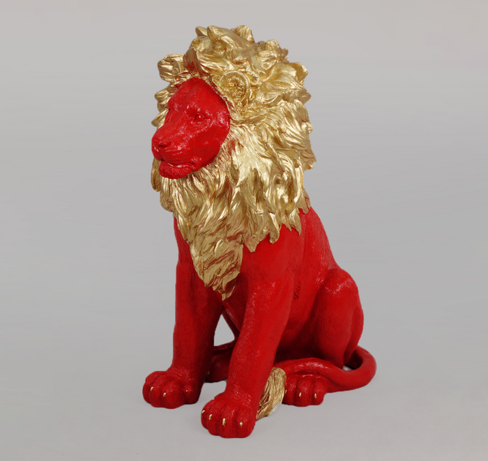 Lew siedzący - złota grzywa, malowany