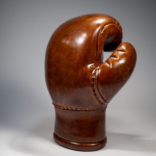 Große realistische Boxhandschuh-Figur