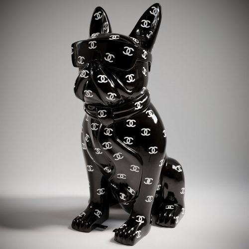 Mittlere Bulldoggenfigur mit Krawatte und Brille - Nr. 5 - Logo