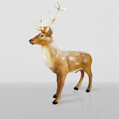 Dekorative 3D-Figur - Großer Hirsch in natürlicher Farbgebung