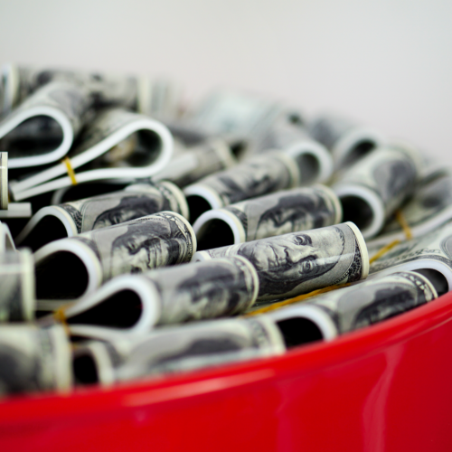 Kleines Fass mit Dollarzeichen - Bemalung + Logo