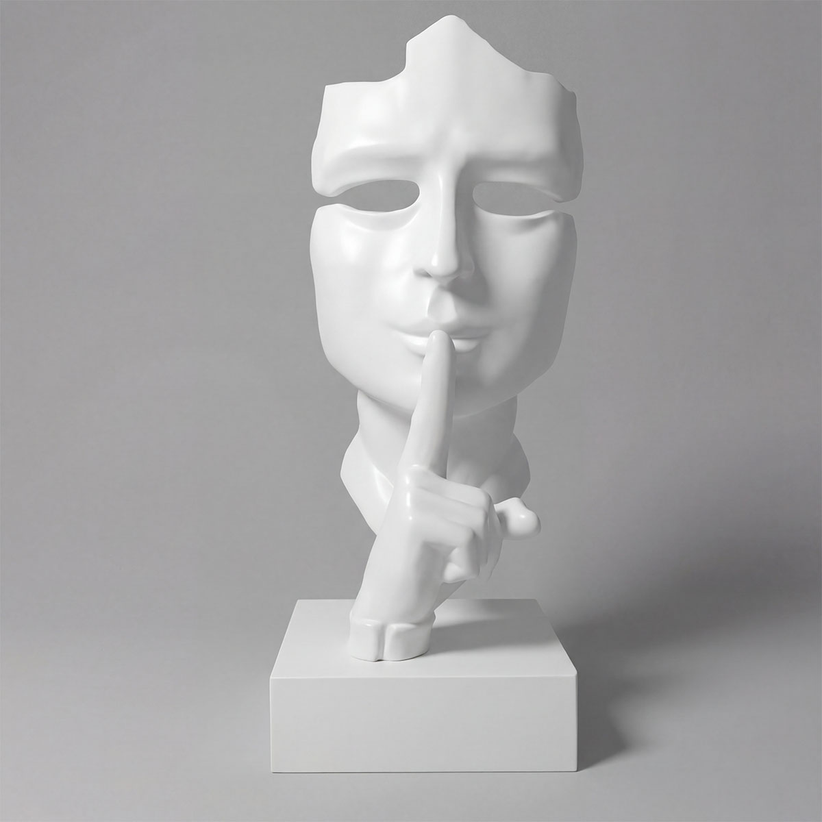 Skulptur Gesicht mit Finger vor dem Mund, weiße Laminat/Fiberglas Figur, stilisiert und modern für Dekoration oder Werbung