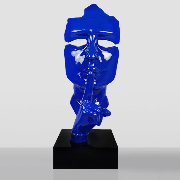 Große Maske auf Sockel – Blau