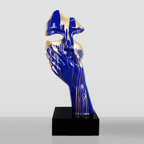 Große Maske auf Sockel – Blau / Goldener Trash