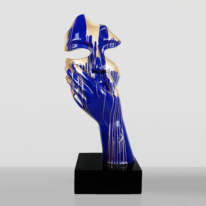 Große Maske auf Sockel – Blau / Goldener Trash