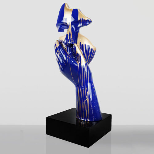 Große Maske auf Sockel – Blau / Goldener Trash