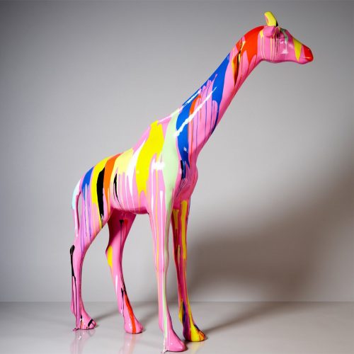 Große Giraffenfigur in Lebensgröße – Trash