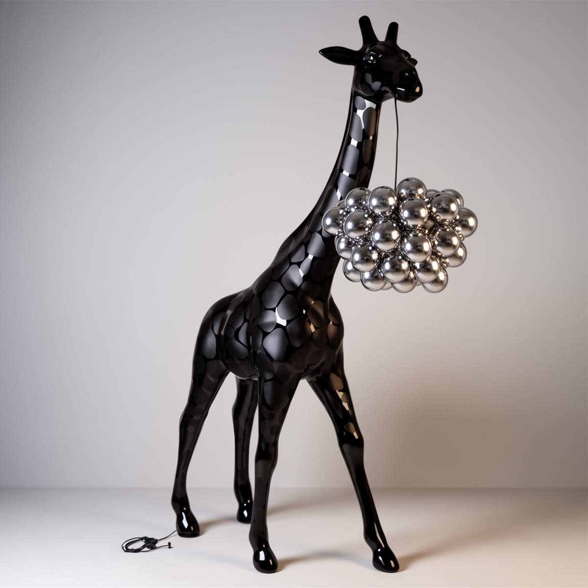 Große Giraffe 230cm Lampe – Schwarze Version mit Flecken – Bild 2