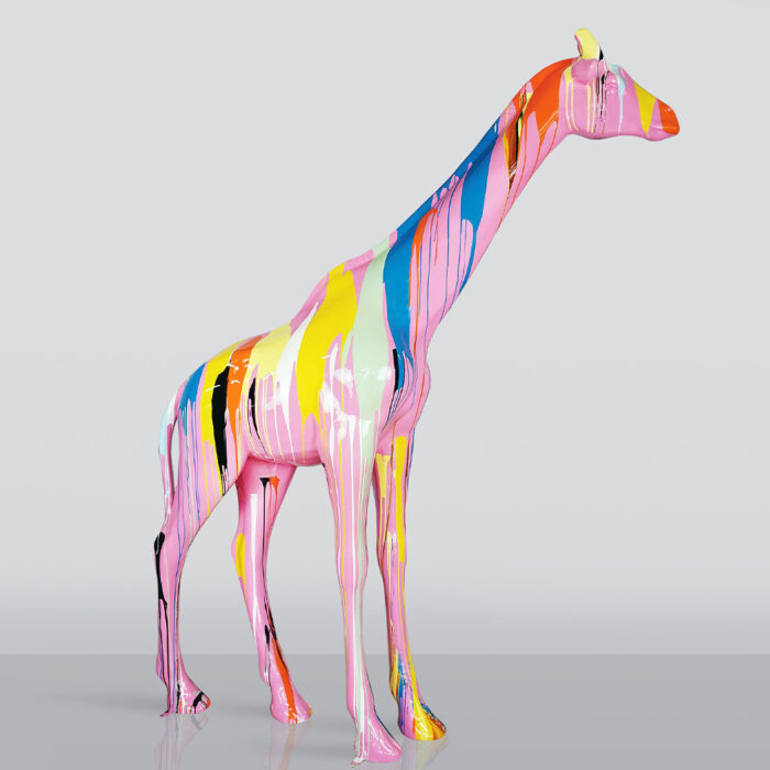 Große Giraffenfigur in Lebensgröße – Trash