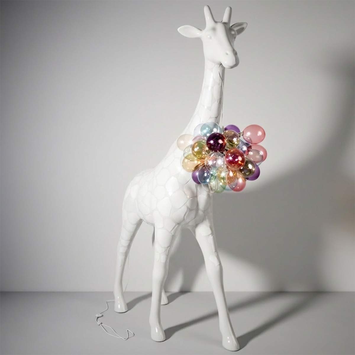 Große Giraffe 230 cm Lampe – Weiße Version mit Flecken – Bild 3