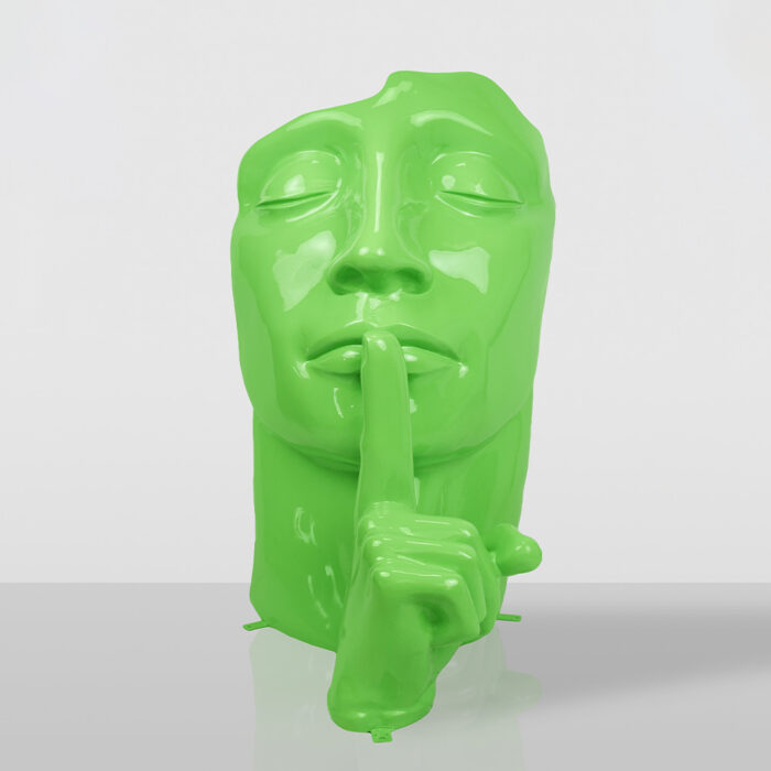 Grüne Maske „Finger auf den Lippen”