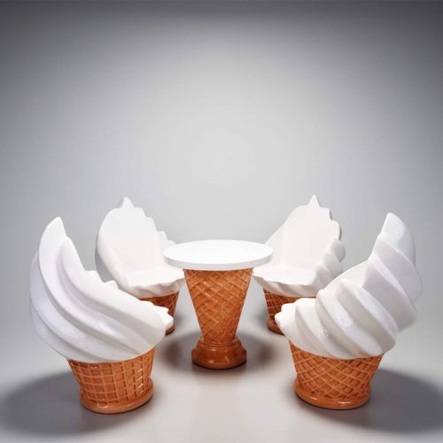 Möbelset für die Eisdiele – Waffeltisch + Eissessel