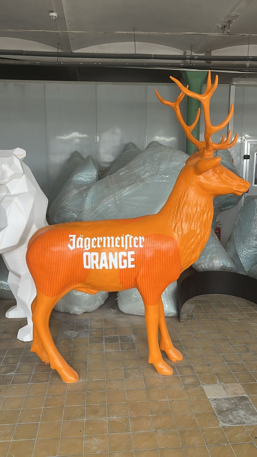 Oranger Hirsch – Werbekampagne für Jägermeister ORANGE 4 jg3