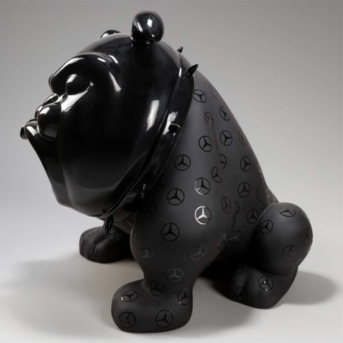 Bulldoggenhund Avella 55 cm – Mercedes-Logo