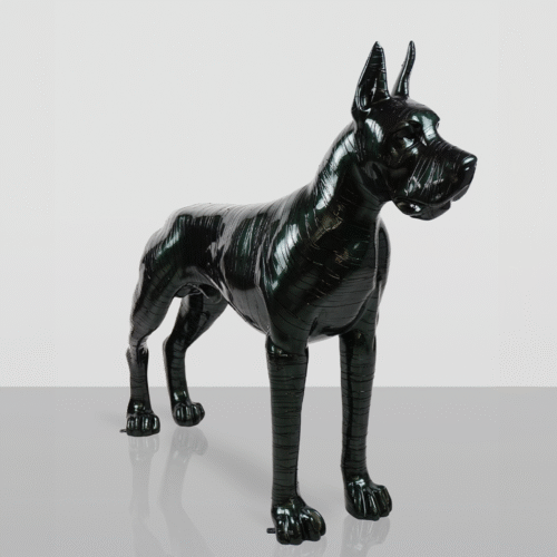Grüne Deutsche Dogge mit Farbe Übergossen