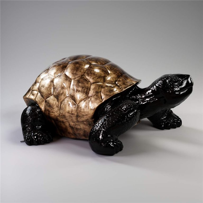 Große Figur eines schreitenden Schildkröten – Goldpatina