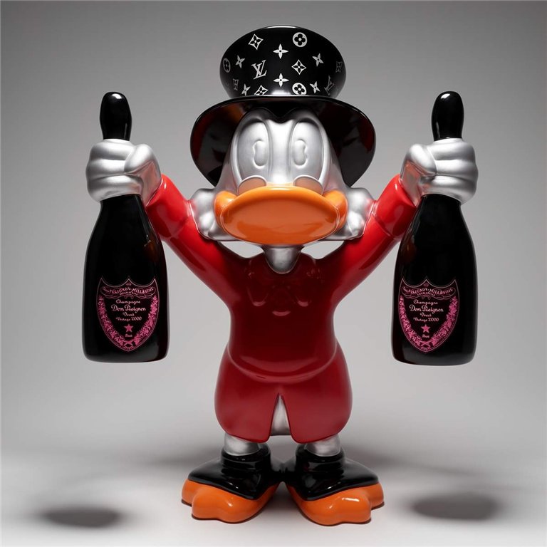 Dekorative Figur – Mittelgroßer Dagobert Duck mit Flaschen