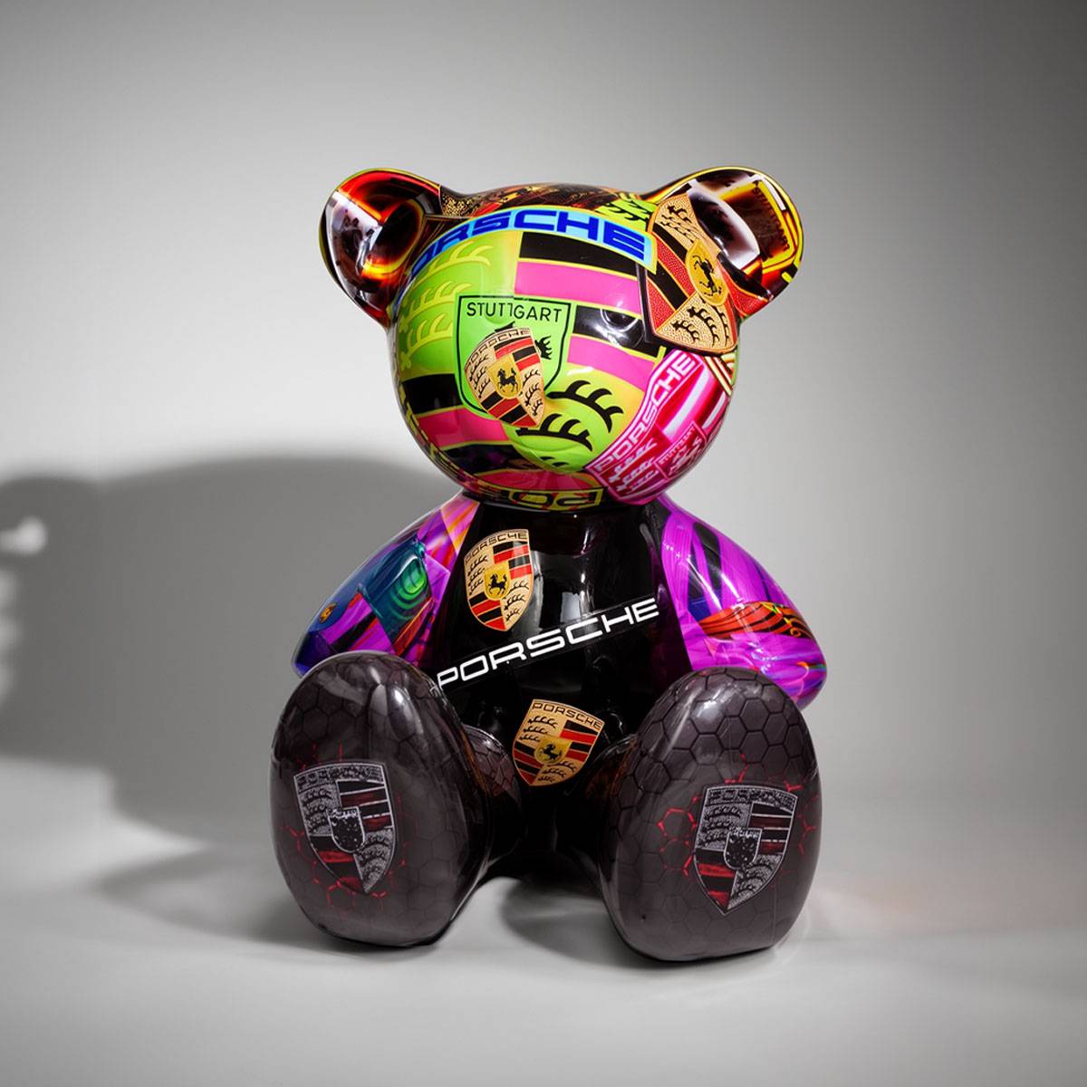 Artystyczna Figura Misia Siedzącego Porsche Pop Art - tył