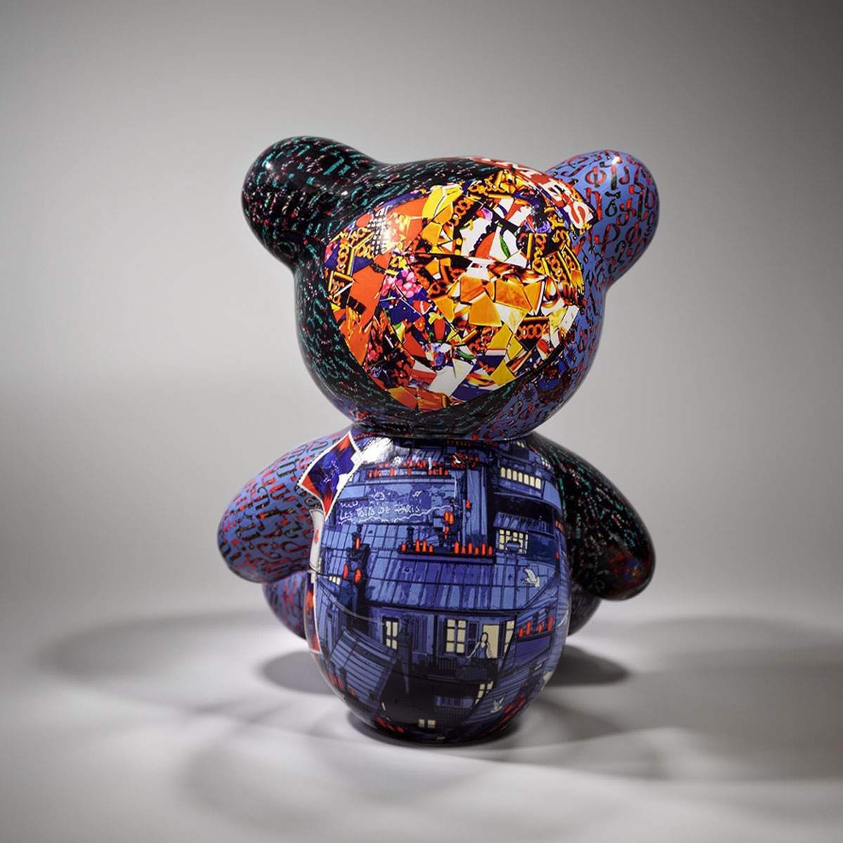 Artystyczna Figura Misia Siedzącego Paris Fashion - tył